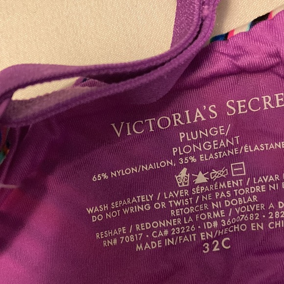 Women’s Victoria’s Secret multi colored striped Fabulous Push Up Plunge Bra - Picture 4 of 4